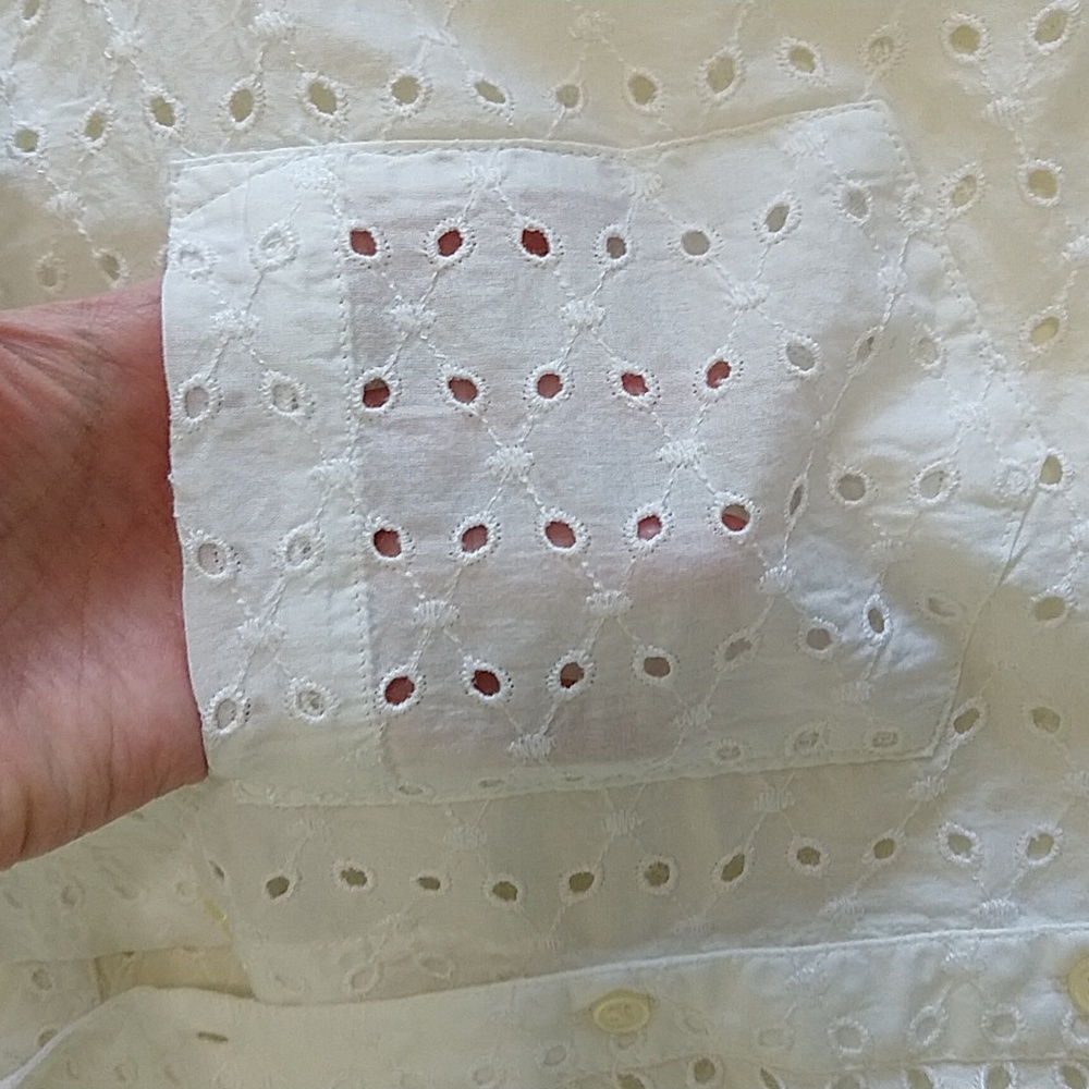 🆕 GAP White Eyelet Blouse - Picture 11 of 11